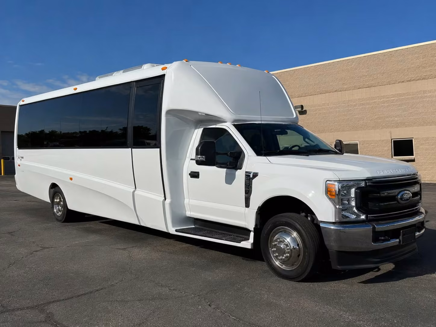 15 passenger minibus