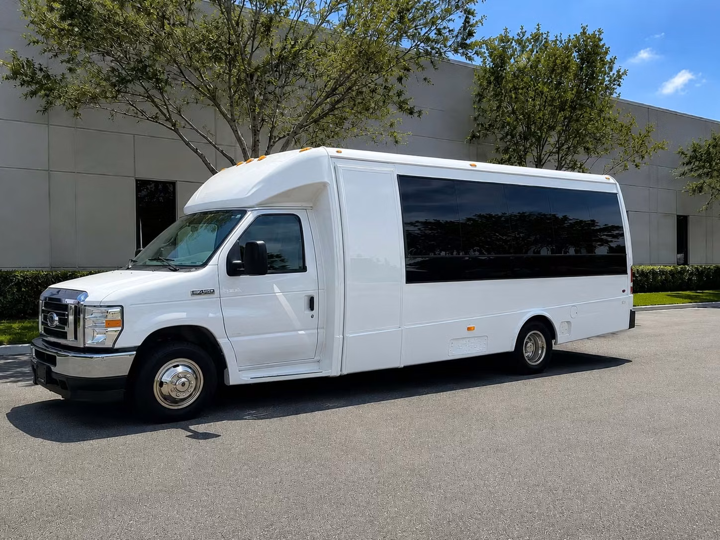 greenville 20 passenger minibus rental